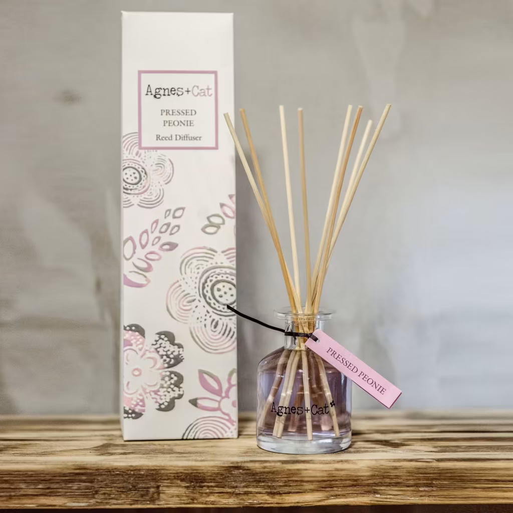 140ml Reed Diffuser – Pressed Peonie | www.artisangoods.co.uk 2