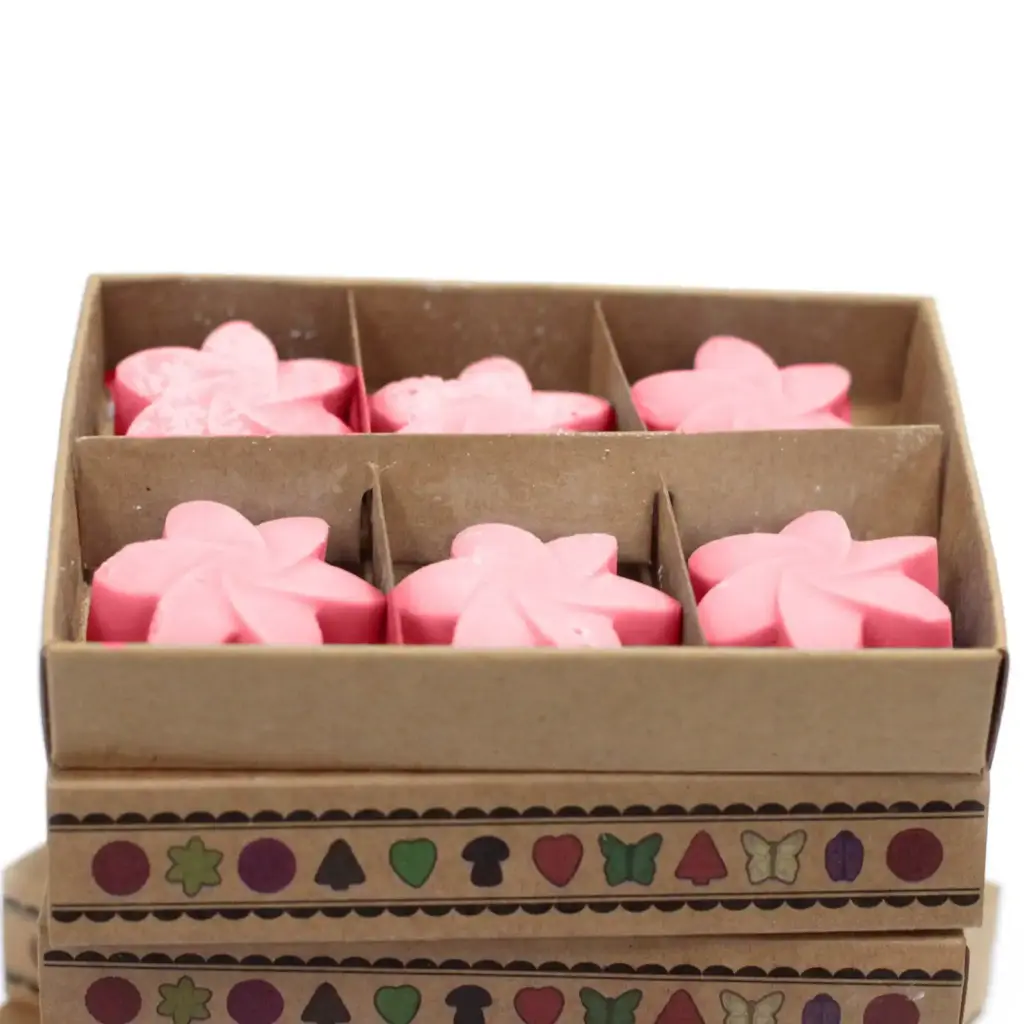 Box of 6 Wax Melts – Classic Rose | www.artisangoods.co.uk 4