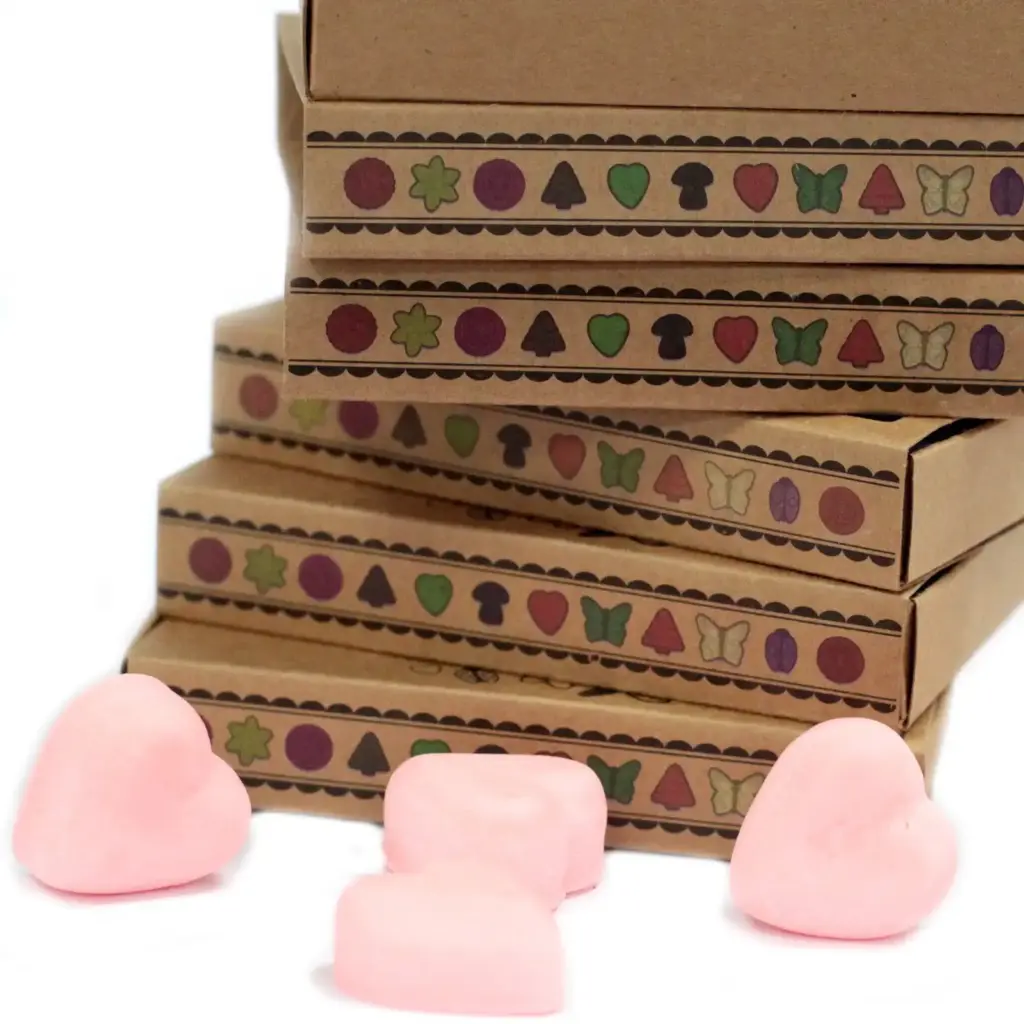 Box of 6 Wax Melts – Dragon’s Blood | www.artisangoods.co.uk 4 Box of 6 Wax Melts – Dragon’s Blood | www.artisangoods.co.uk 4