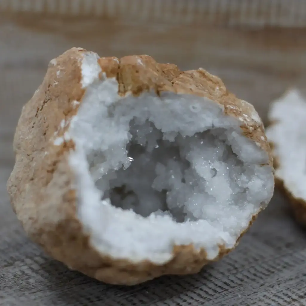 Calsite Geodes – 10-12 cm | www.artisangoods.co.uk 4