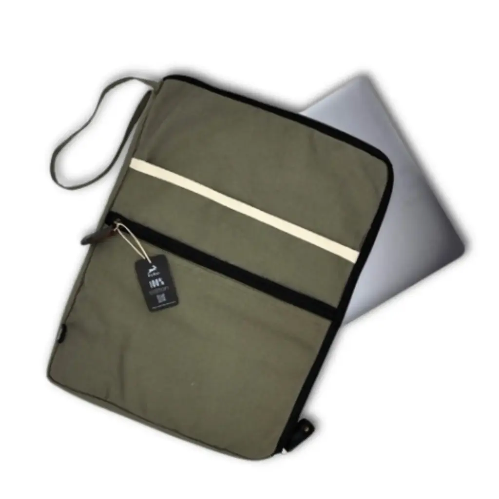 Canvas Large Laptop Pouch – Olive | www.artisangoods.co.uk 4 Canvas Large Laptop Pouch – Olive | www.artisangoods.co.uk 4