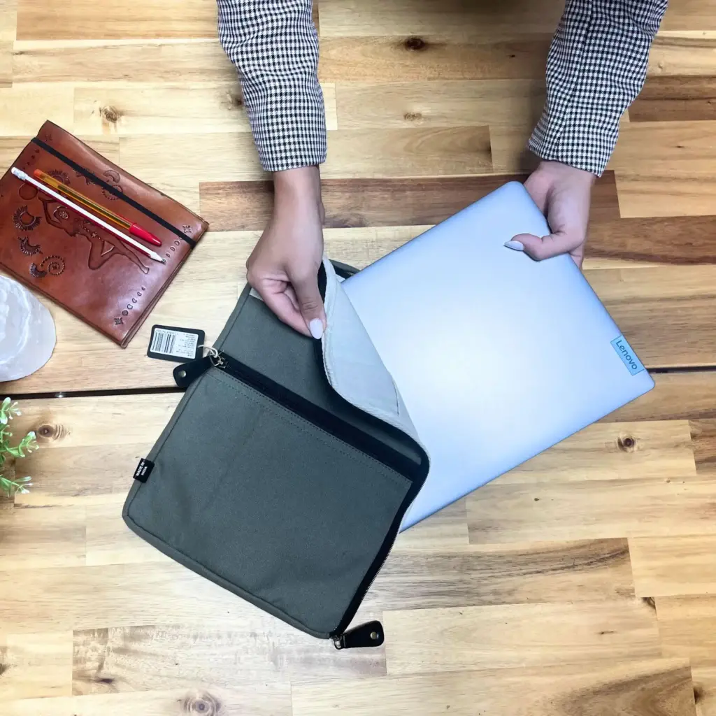 Canvas Travel Laptop Pouch – Olive | www.artisangoods.co.uk 2 Canvas Travel Laptop Pouch – Olive | www.artisangoods.co.uk 2