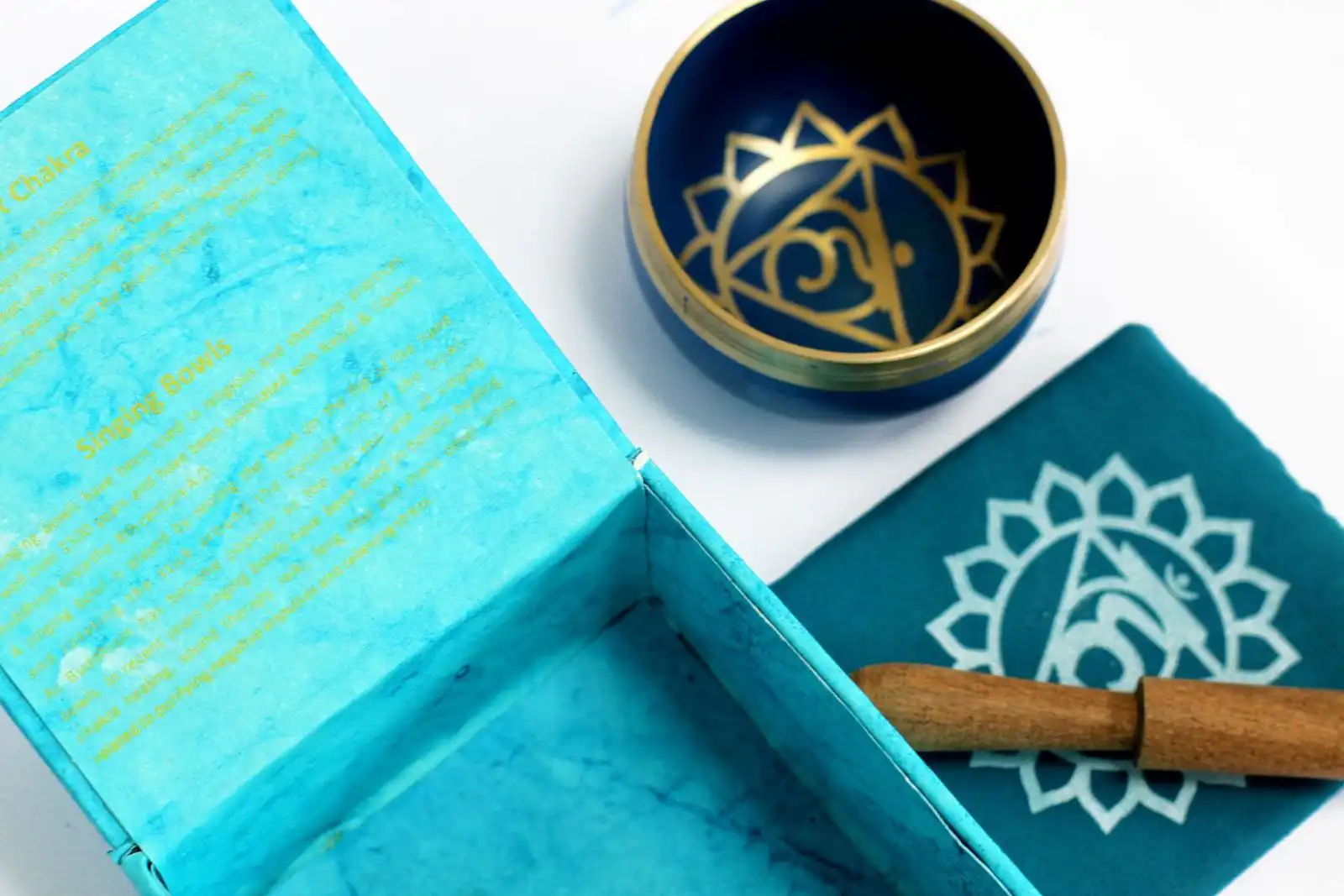 Chakra Singing Bowl – Throat | www.artisangoods.co.uk 4 Chakra Singing Bowl – Throat | www.artisangoods.co.uk 3