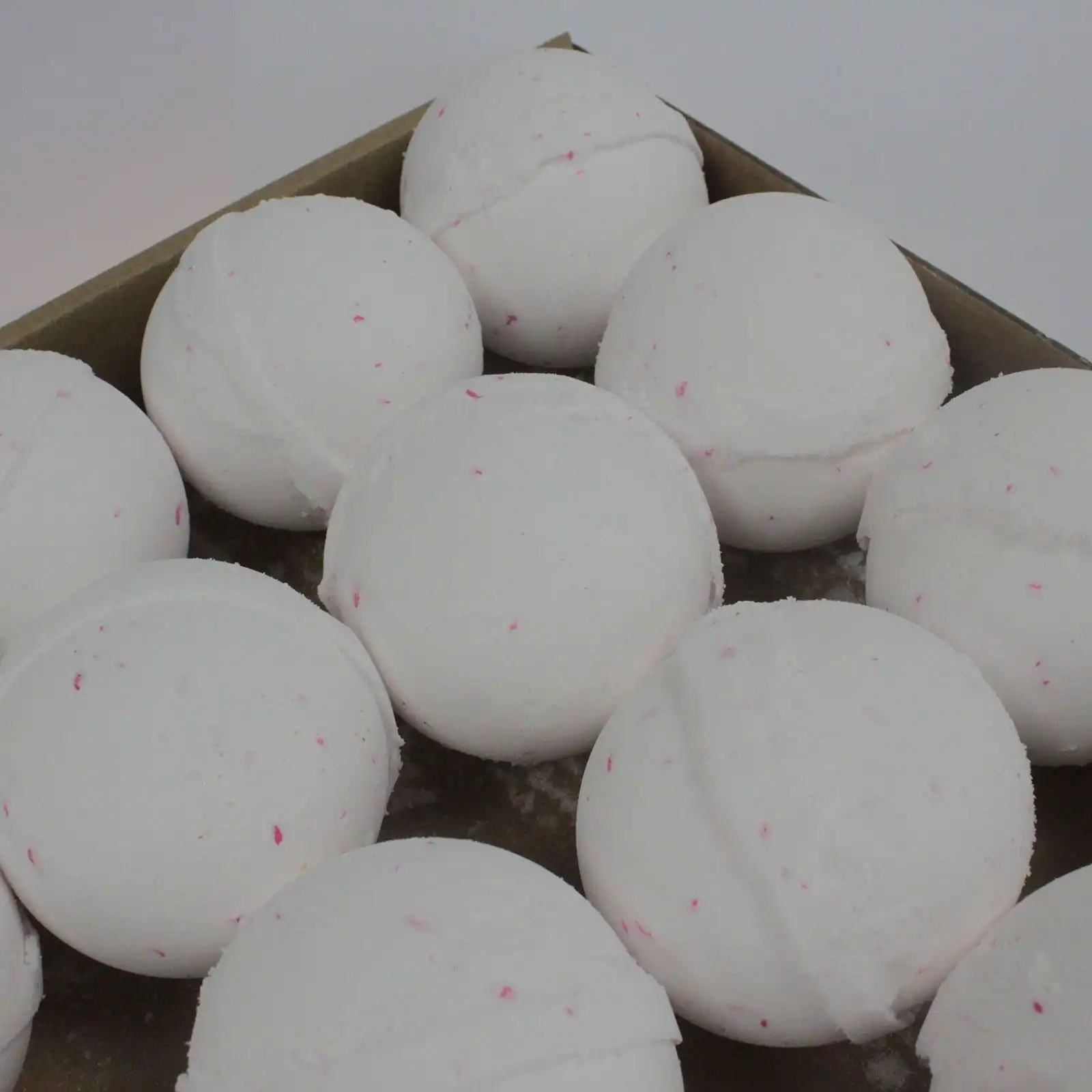 Coconut Dream Bath Bomb | www.artisangoods.co.uk 3 Coconut Dream Bath Bomb | www.artisangoods.co.uk 2