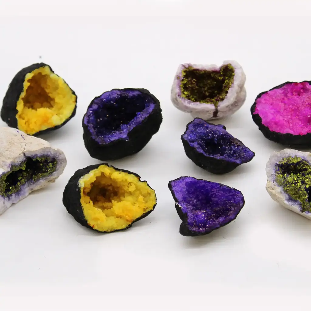 Coloured Calsite Geodes – Black Rock – Turqoise / Purple | www.artisangoods.co.uk 4