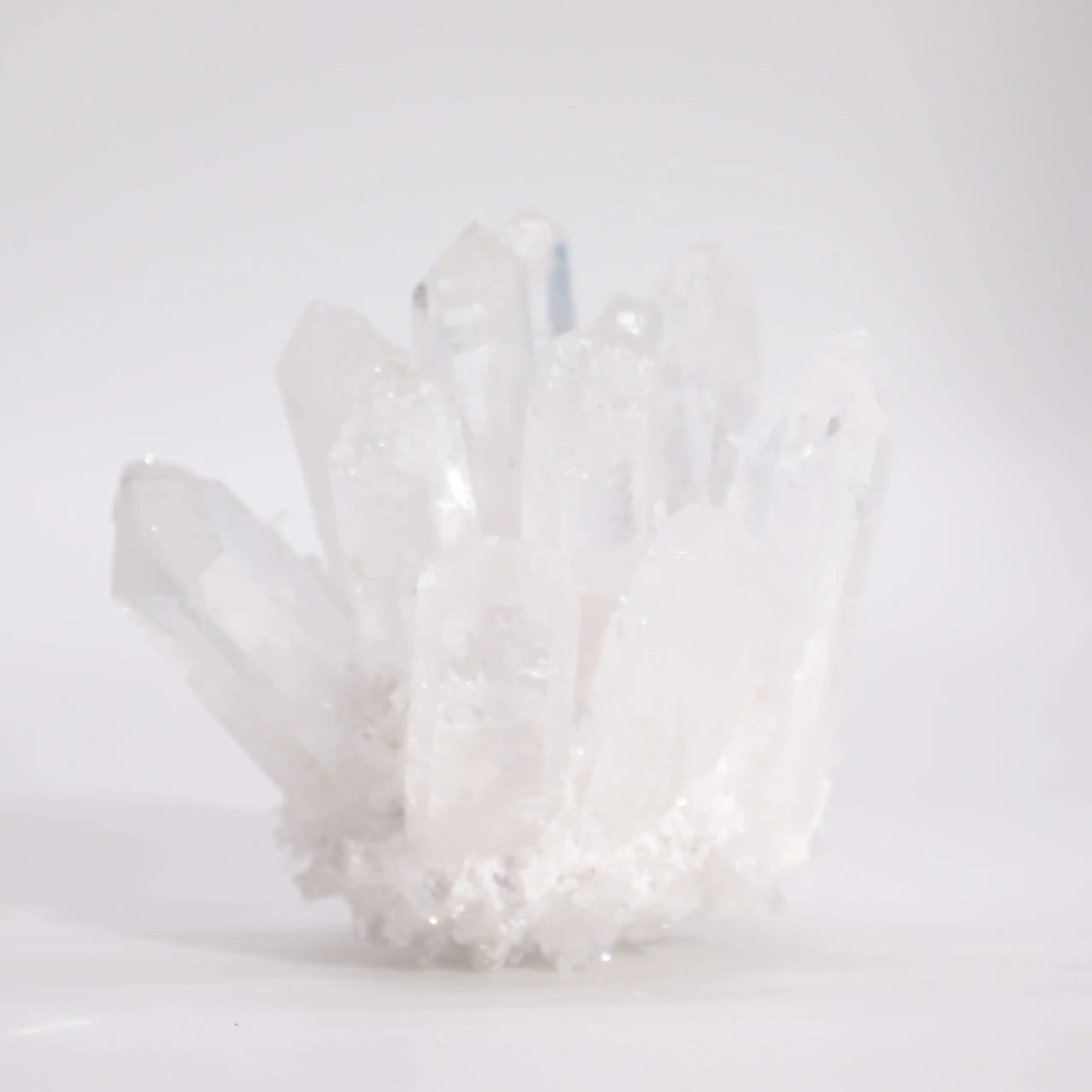 Crafted Quartz Cluster – Clear Quartz | www.artisangoods.co.uk 3 Crafted Quartz Cluster – Clear Quartz | www.artisangoods.co.uk 2