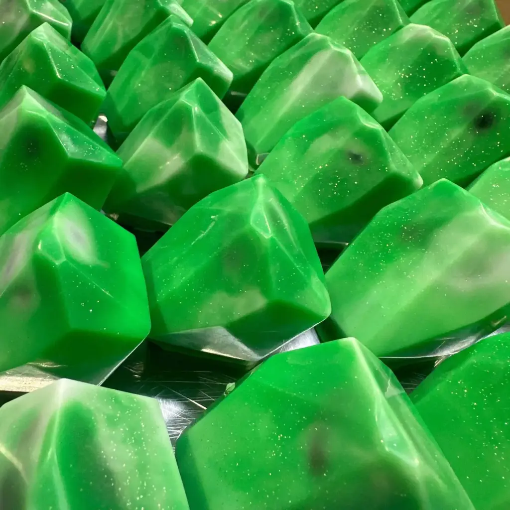 Crystal Elemental Soap – Earth | www.artisangoods.co.uk 4 Crystal Elemental Soap – Earth | www.artisangoods.co.uk 4
