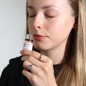 De-Stress Aromatherapy Smelling Salt | www.artisangoods.co.uk 4