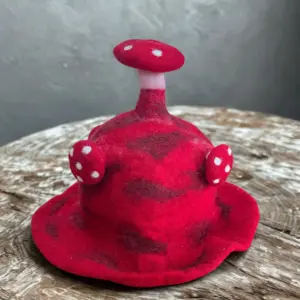 Felted Mushroom Hat – Rush To The Head Red | www.artisangoods.co.uk 3