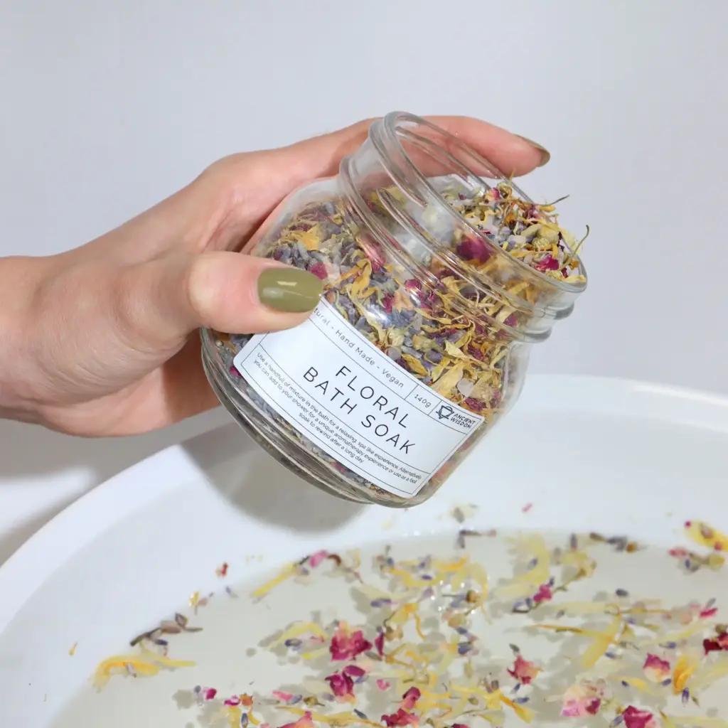Floral Bath Soak – Natural – 140g | www.artisangoods.co.uk 5