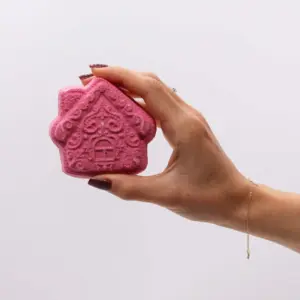Gingerbread Town Christmas Bath Bomb Gift Pack | www.artisangoods.co.uk 4