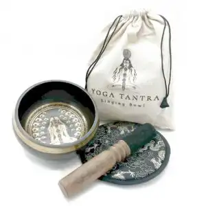 Hand Beaten & Engraved Singing Bowl Gift Set – 14cm – Yogi | www.artisangoods.co.uk 1