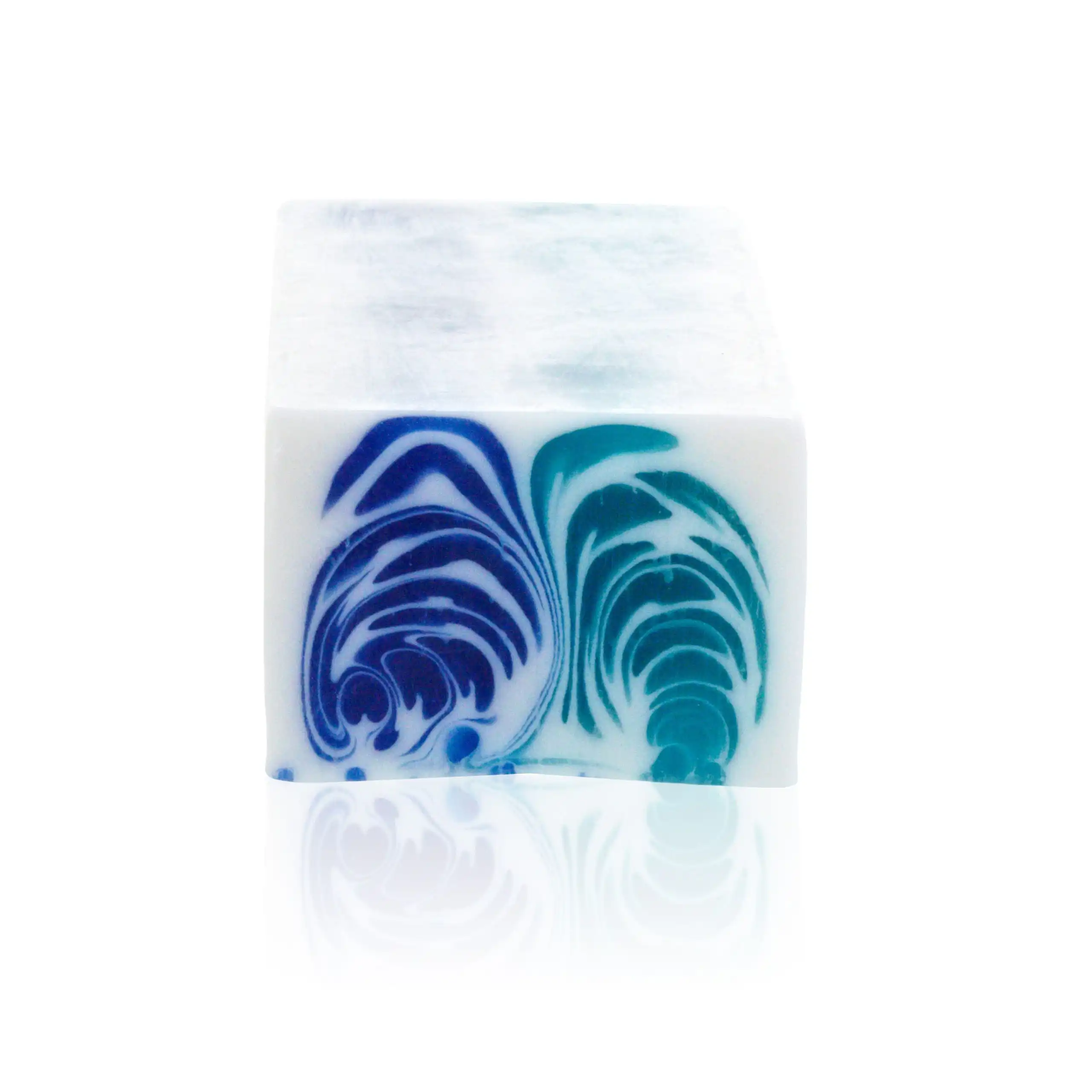 Handcrafted Soap Loaf 1.2kg – Marine Fresh | www.artisangoods.co.uk 4 Handcrafted Soap Loaf 1.2kg – Marine Fresh | www.artisangoods.co.uk 3