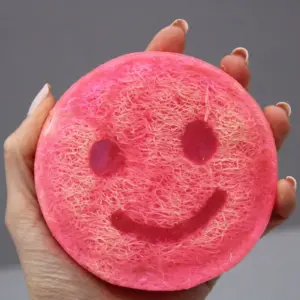Happy Scrub Soap – Raspberry & Pomegranate | www.artisangoods.co.uk 3