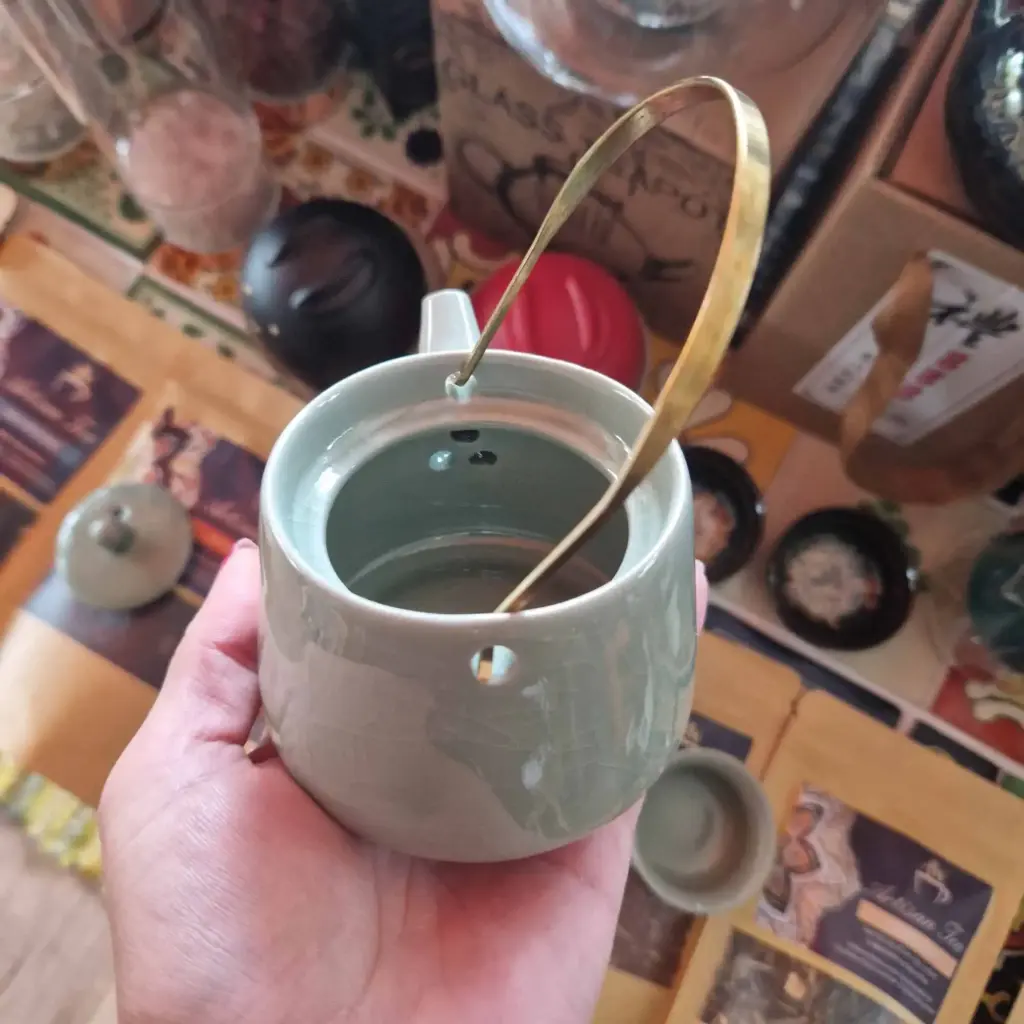 Herbal Jade Teapot Set – Pot & Two Cups | www.artisangoods.co.uk 6