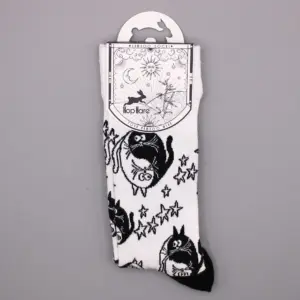 Hop Hare Bamboo Socks S/M – Ying Yang | www.artisangoods.co.uk 2