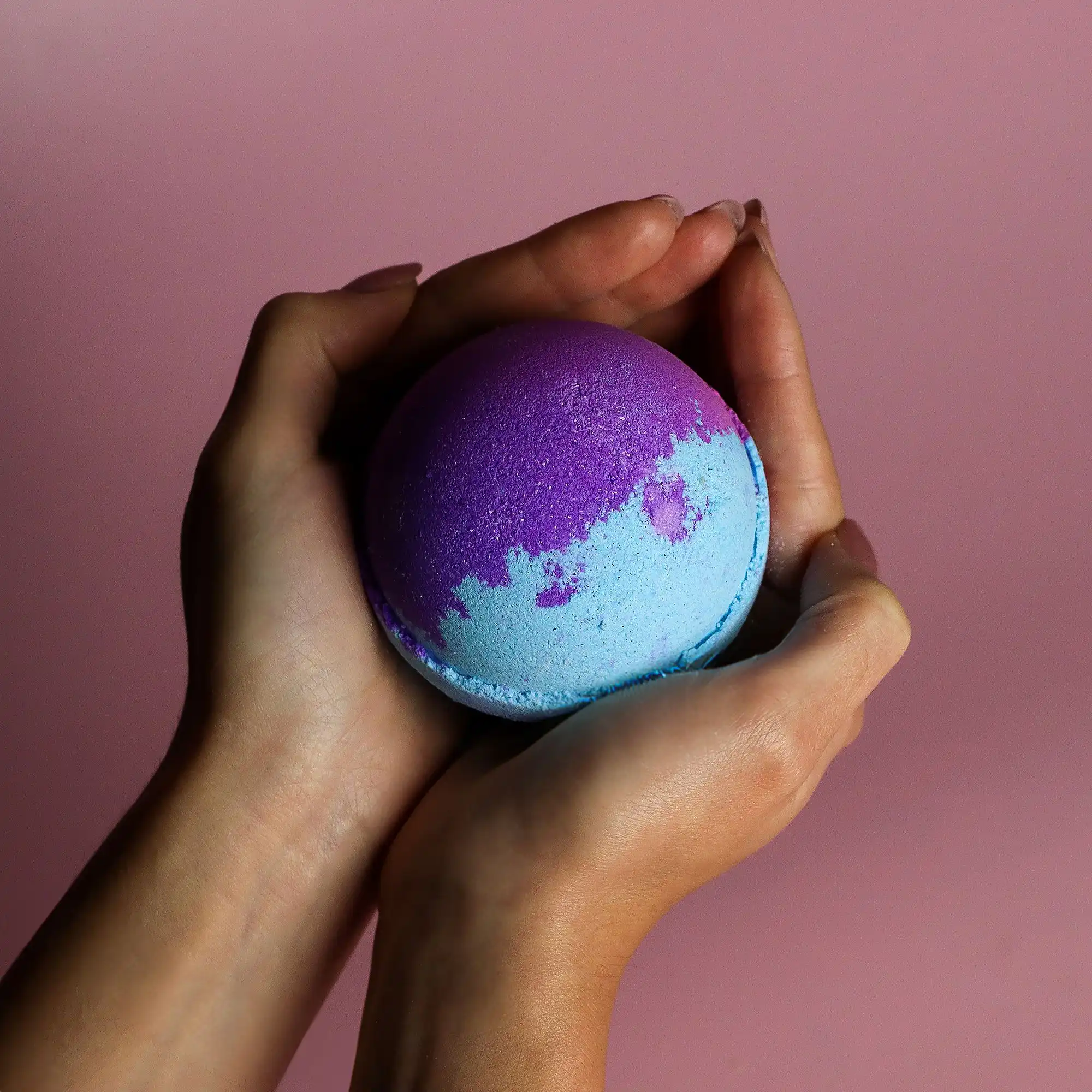 Jumbo Bath Bomb – Amethyst Creed | www.artisangoods.co.uk 4 Jumbo Bath Bomb – Amethyst Creed | www.artisangoods.co.uk 3