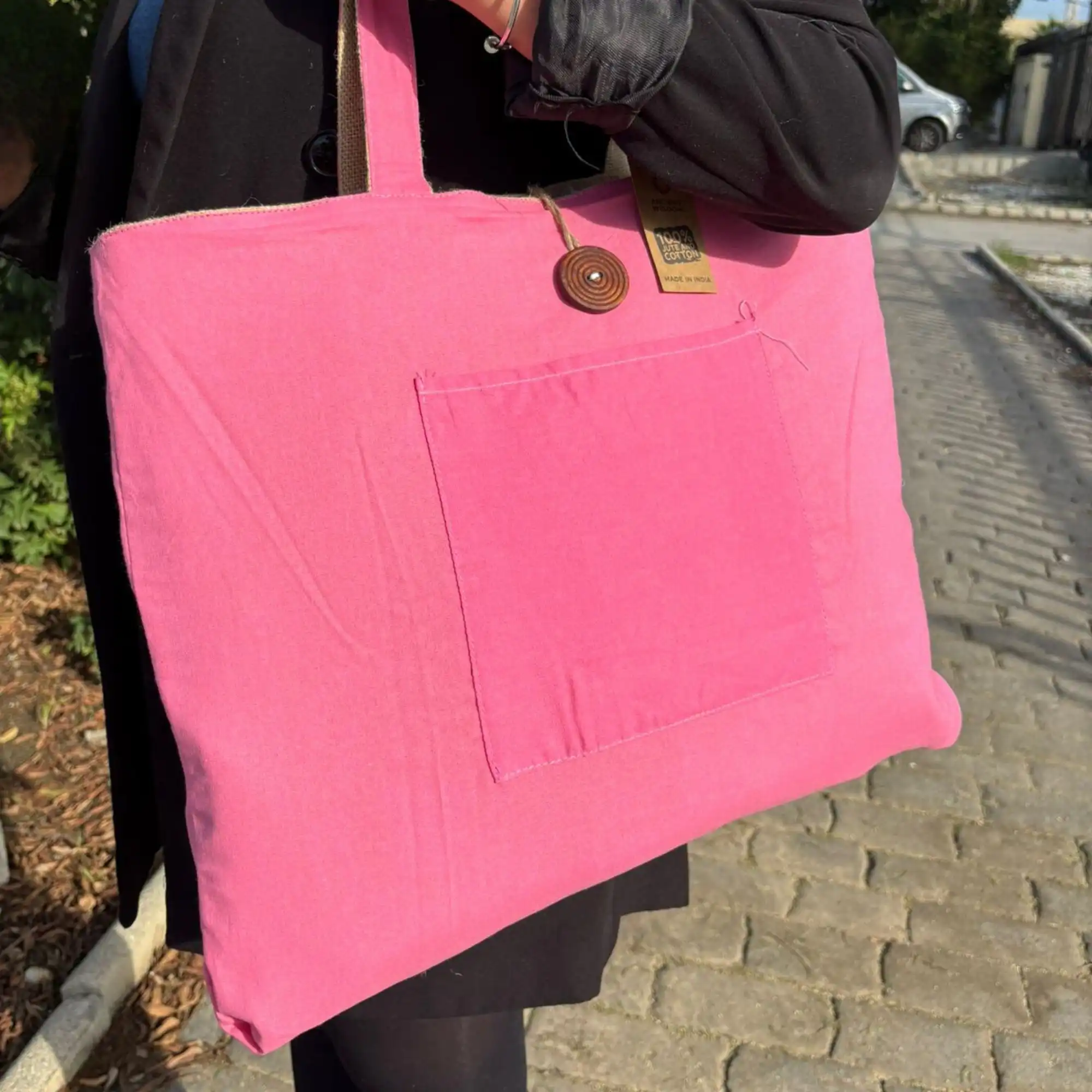 Jute & Cotton Reversible Big Bag – Pink | www.artisangoods.co.uk 6 Jute & Cotton Reversible Big Bag – Pink | www.artisangoods.co.uk 5