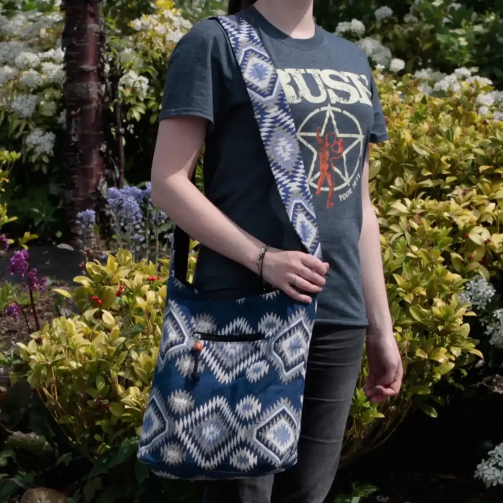 Kathmandu Big Bag – Dusk | www.artisangoods.co.uk 2 Kathmandu Big Bag – Dusk | www.artisangoods.co.uk 2