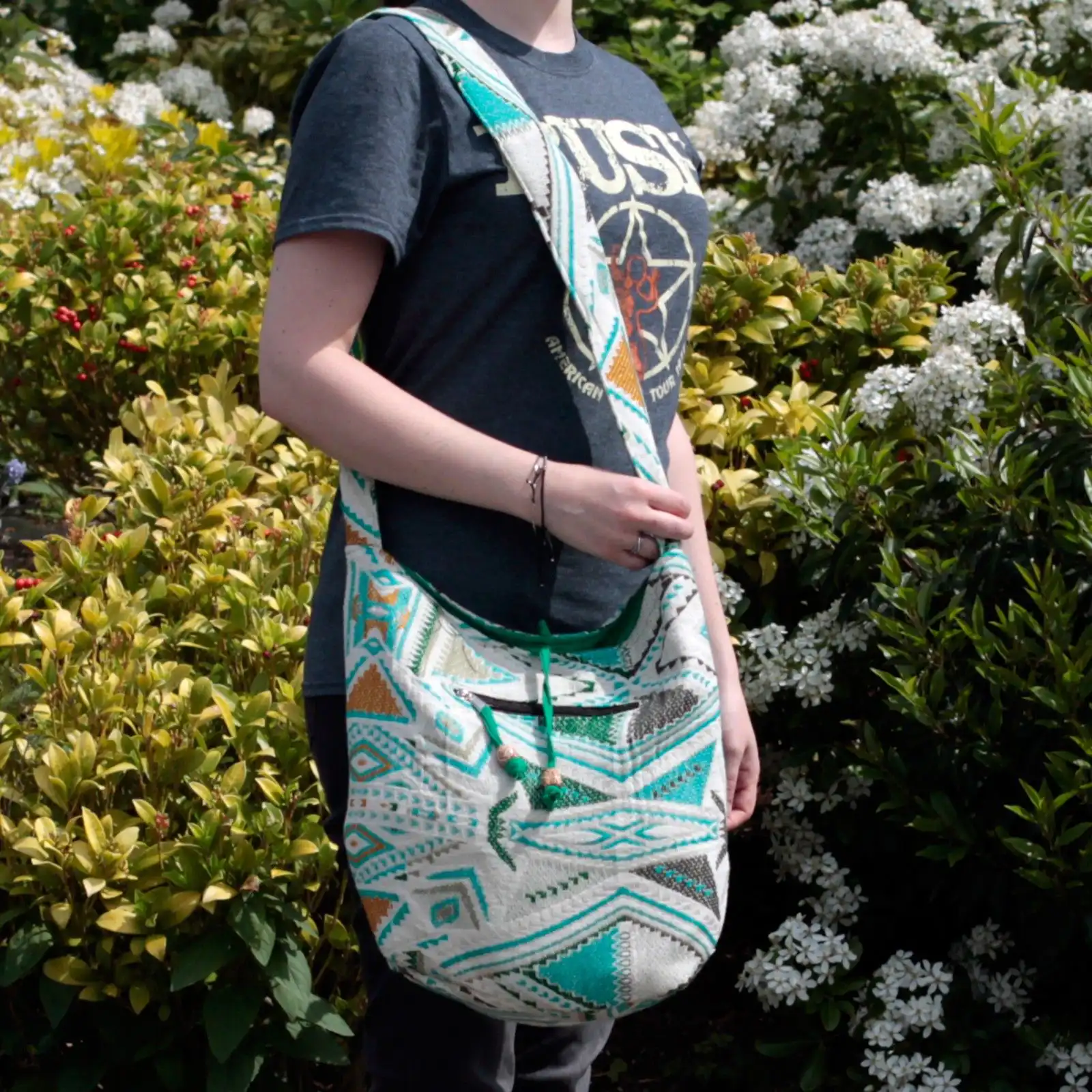 Kathmandu Big Bag – Midday | www.artisangoods.co.uk 3 Kathmandu Big Bag – Midday | www.artisangoods.co.uk 2