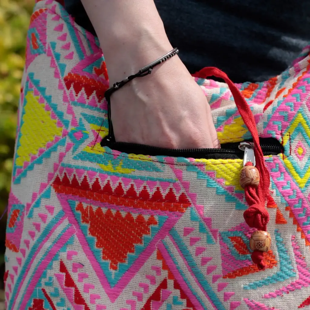 Kathmandu Big Bag – Sunrise | www.artisangoods.co.uk 8