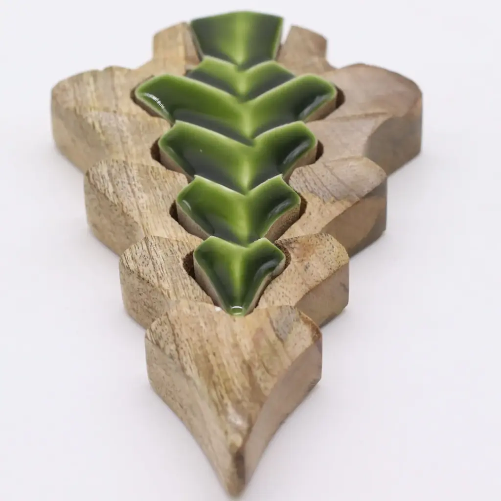 Lost in the Forrest – Small Tree in a Tree Wooden Decoration – 15x10cm | www.artisangoods.co.uk 9 Lost in the Forrest – Small Tree in a Tree Wooden Decoration – 15x10cm | www.artisangoods.co.uk 9