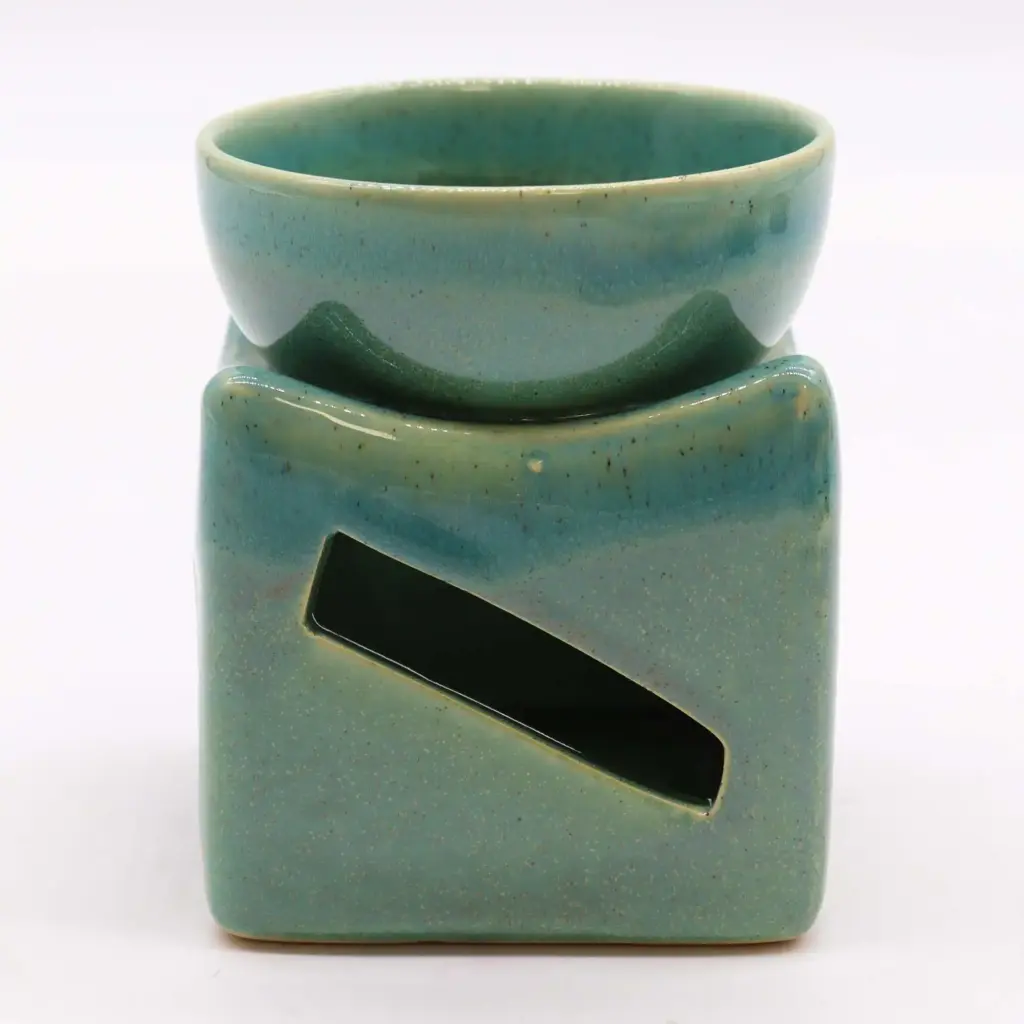 Lucky Coin Large Oil Burner – Jade | www.artisangoods.co.uk 3 Lucky Coin Large Oil Burner – Jade | www.artisangoods.co.uk 3