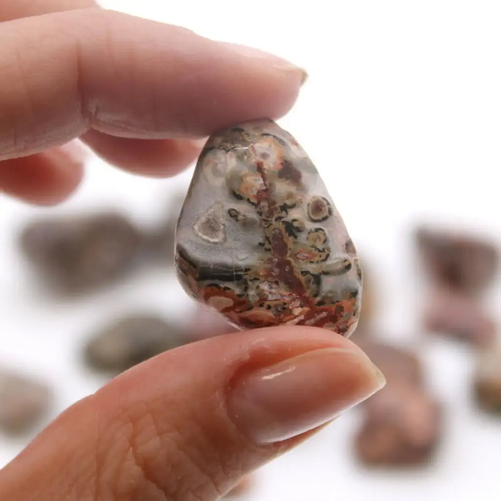 M Tumble Stone – Leopard Skin | www.artisangoods.co.uk 2