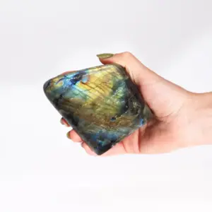 Madagascar Labradorite Large Stone (approx 550-750gms  110-140mm) | www.artisangoods.co.uk 3