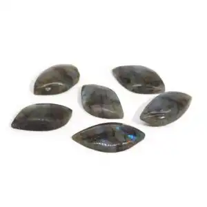 Madagascar Labradorite Leaf Stone (approx 15-20gms 45-55mm) | www.artisangoods.co.uk 1