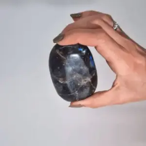 Madagascar Labradorite Tomb Stone (approx 80-100gms 50-70mm) | www.artisangoods.co.uk 2