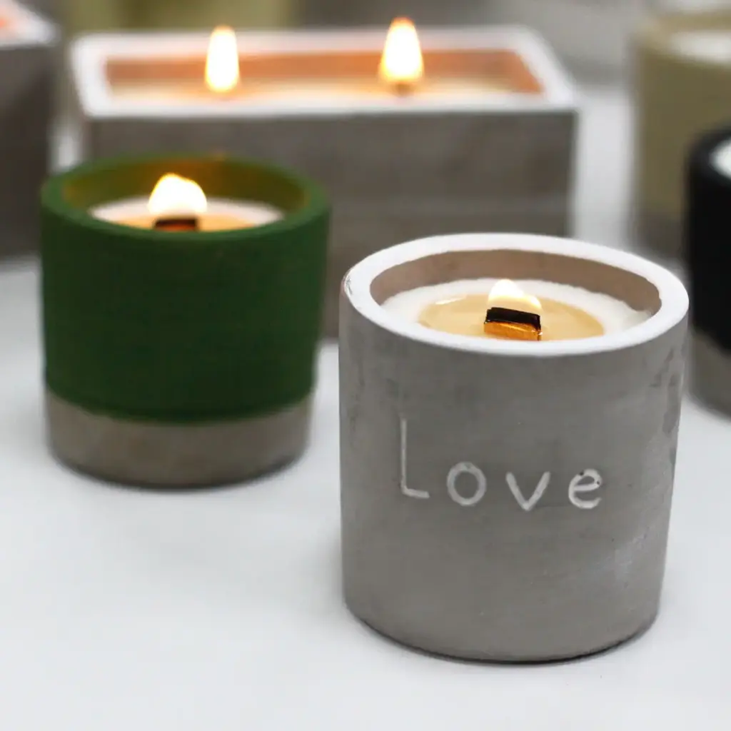 Med Pot – Love – Purple Fig & Casis | www.artisangoods.co.uk 12 Med Pot – Love – Purple Fig & Casis | www.artisangoods.co.uk 12