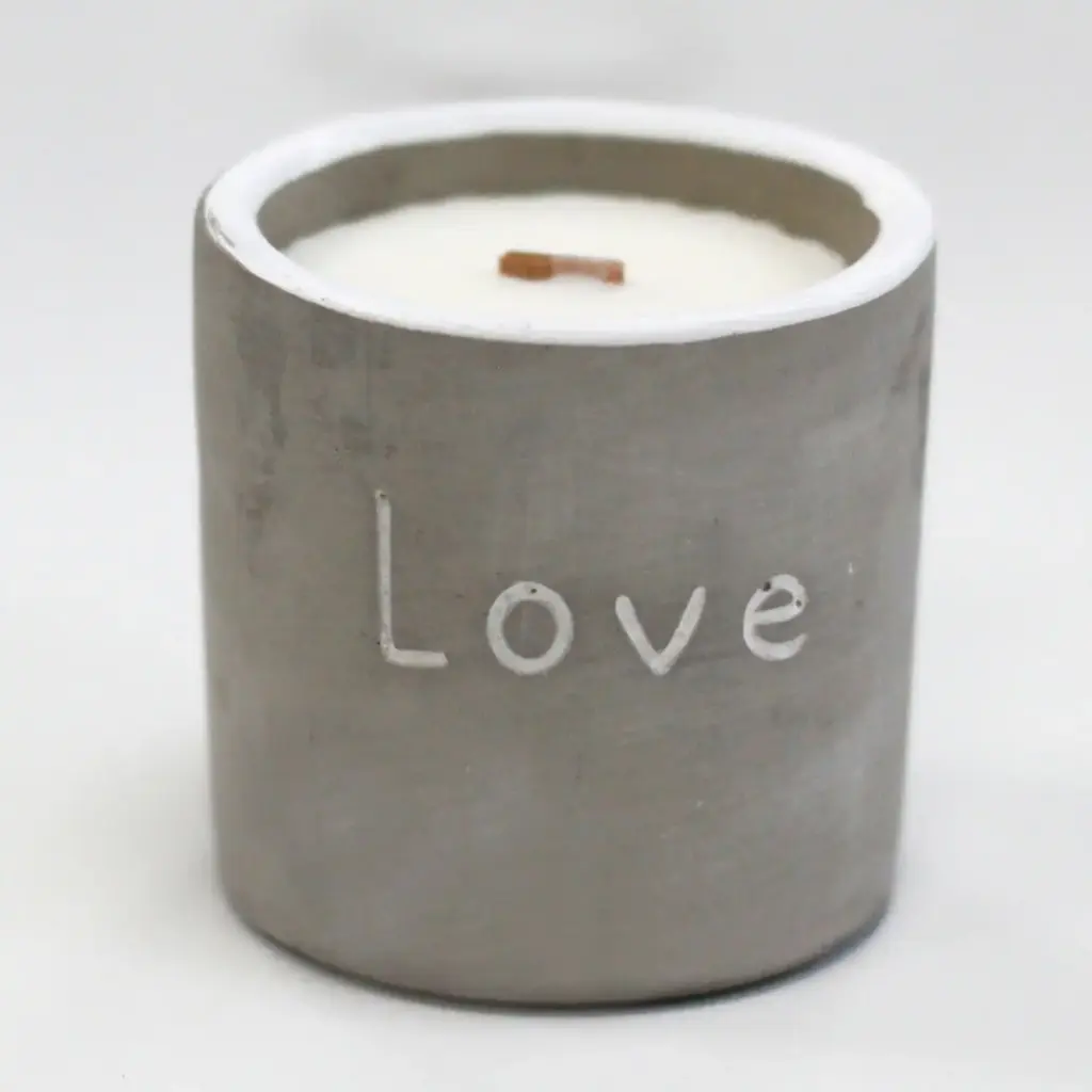 Med Pot – Love – Purple Fig & Casis | www.artisangoods.co.uk 10 Med Pot – Love – Purple Fig & Casis | www.artisangoods.co.uk 10