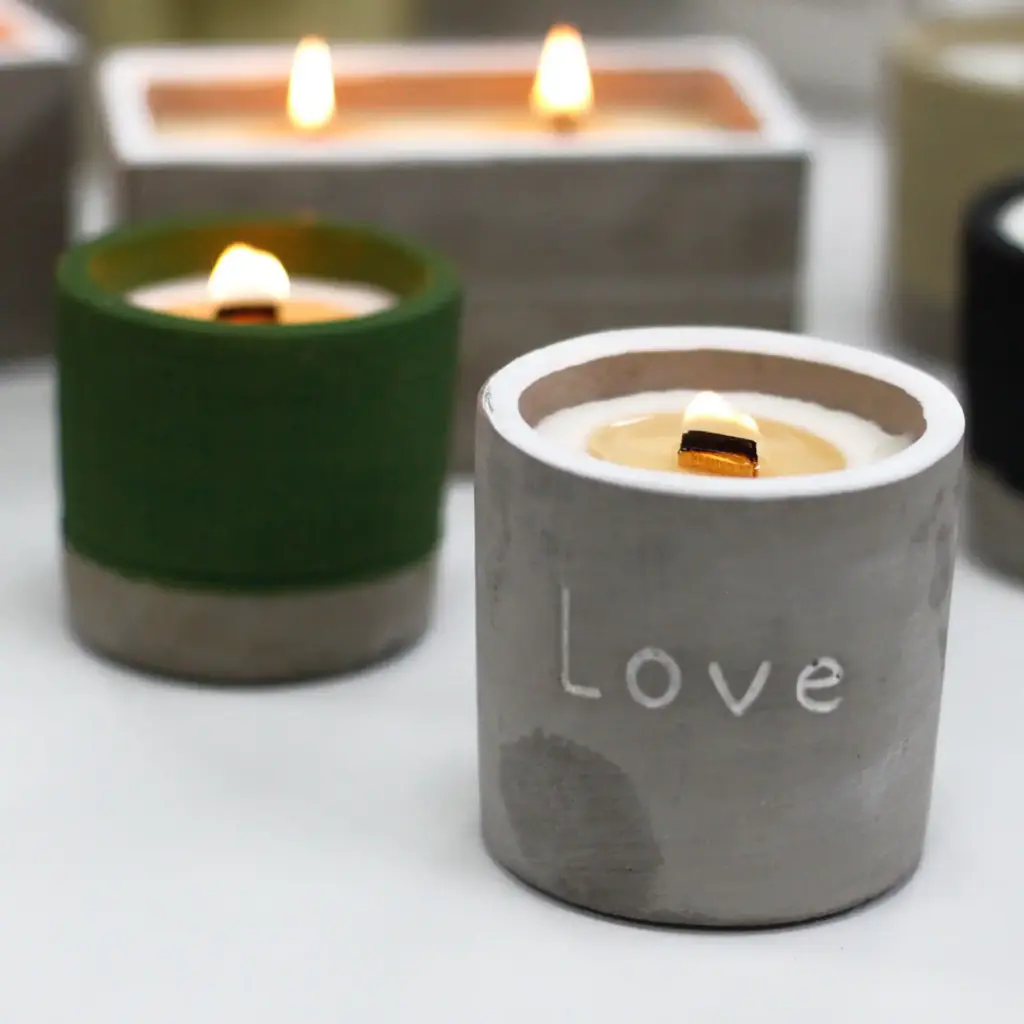 Med Pot – Love – Purple Fig & Casis | www.artisangoods.co.uk 7 Med Pot – Love – Purple Fig & Casis | www.artisangoods.co.uk 7