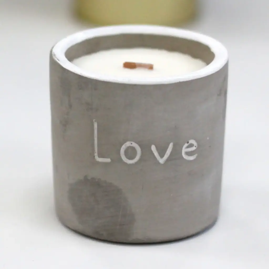 Med Pot – Love – Purple Fig & Casis | www.artisangoods.co.uk 4 Med Pot – Love – Purple Fig & Casis | www.artisangoods.co.uk 4