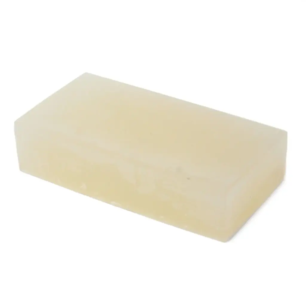 Melt and Pour Soap Base 2KG | www.artisangoods.co.uk 3 Melt and Pour Soap Base 2KG | www.artisangoods.co.uk 3