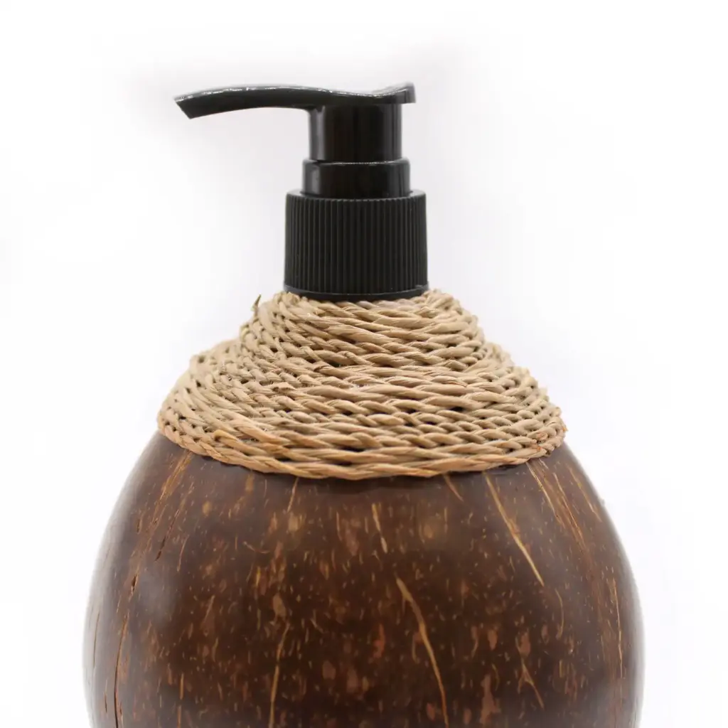 Natural Coconut Soap Dispenser – 300ml | www.artisangoods.co.uk 4 Natural Coconut Soap Dispenser – 300ml | www.artisangoods.co.uk 4
