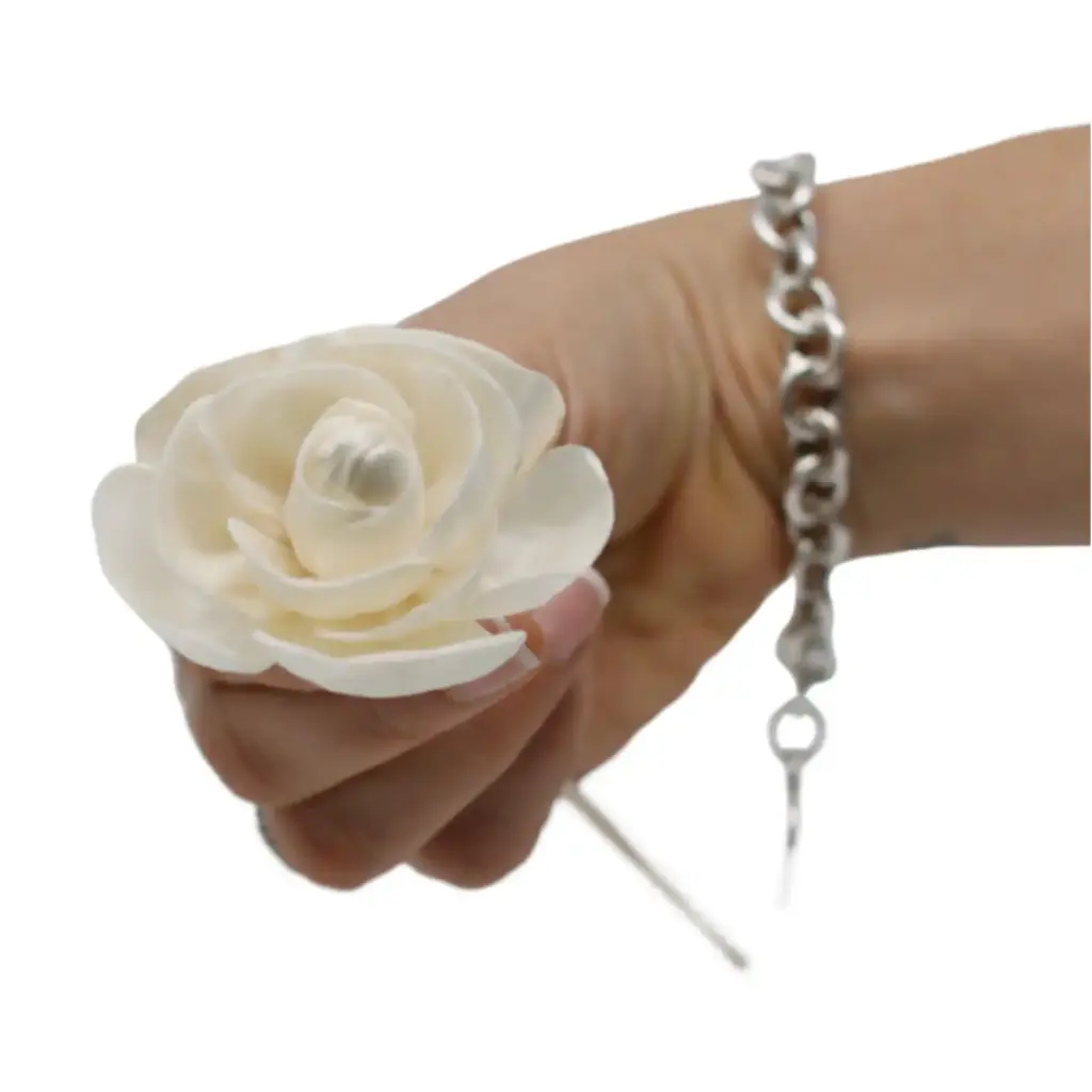Natural Diffuser Flowers – Rose on Reed | www.artisangoods.co.uk 3 Natural Diffuser Flowers – Rose on Reed | www.artisangoods.co.uk 3