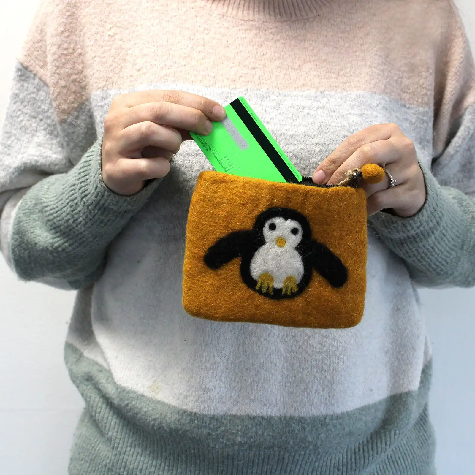 Natural Felt Zipper Pouch (asst) – Cute Penguin | www.artisangoods.co.uk 8 Natural Felt Zipper Pouch (asst) – Cute Penguin | www.artisangoods.co.uk 7