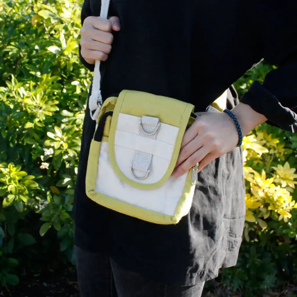 Natural Travel Bag – Olive | www.artisangoods.co.uk 3 Natural Travel Bag – Olive | www.artisangoods.co.uk 3