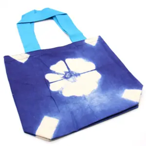 Natural Tye-Dye Cotton Bag (8oz) – 38x42x12cm – Blue Flower – Blue Handle | www.artisangoods.co.uk 4