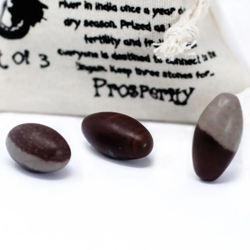 One Inch Lingam – 3 Stones | www.artisangoods.co.uk 4