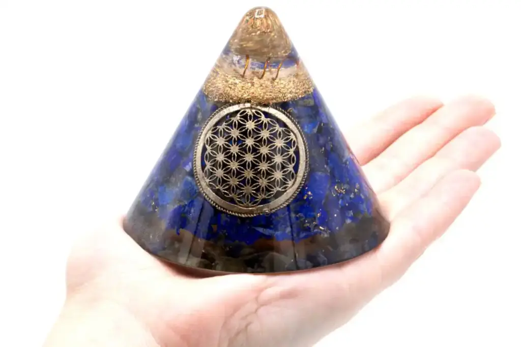 Orgonite Cone – Lapis Flower of Life – Suspended Quartz – 90 mm | www.artisangoods.co.uk 2 Orgonite Cone – Lapis Flower of Life – Suspended Quartz – 90 mm | www.artisangoods.co.uk 2
