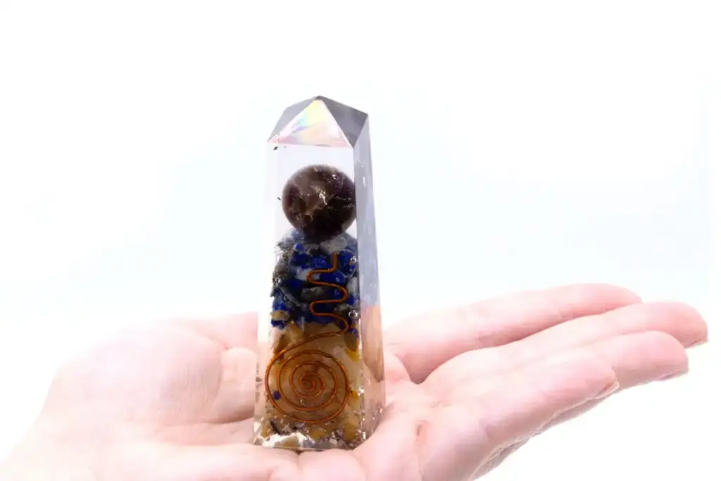 Orgonite Obelisk Power Point Copper, Lapis and Yellow Aventurine – 90×25 mm | www.artisangoods.co.uk 2 Orgonite Obelisk Power Point Copper, Lapis and Yellow Aventurine – 90×25 mm | www.artisangoods.co.uk 2