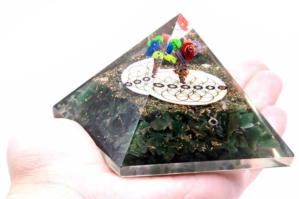 Orgonite Pyramid – Green Acewnturine nd Flower of Life – 70 mm | www.artisangoods.co.uk 3 Orgonite Pyramid – Green Acewnturine nd Flower of Life – 70 mm | www.artisangoods.co.uk 2