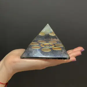 Orgonite Pyramid – Midnight Om Chakra – 90mm | www.artisangoods.co.uk 3