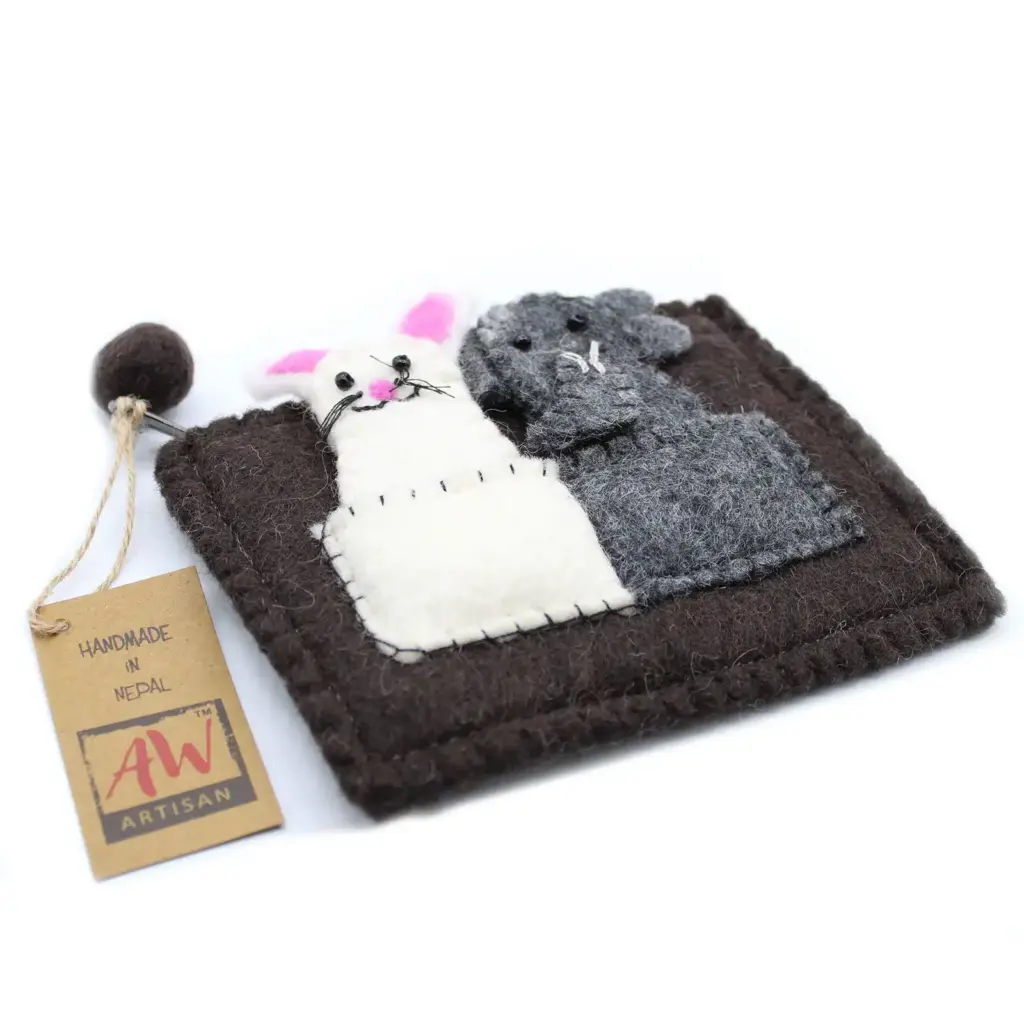 Pouch with Finger Puppets – Elephant & Mouse | www.artisangoods.co.uk 2 Pouch with Finger Puppets – Elephant & Mouse | www.artisangoods.co.uk 2