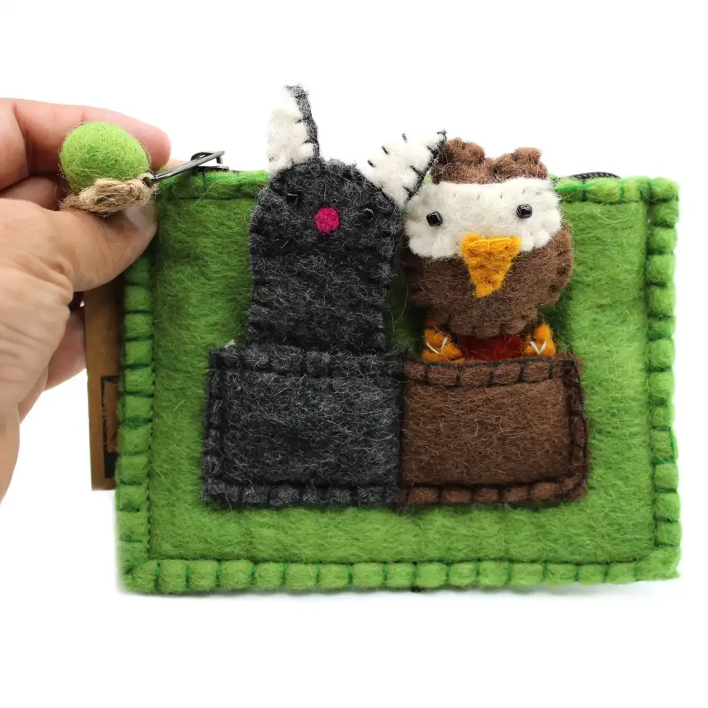 Pouch with Finger Puppets – Owl & Pussycat | www.artisangoods.co.uk