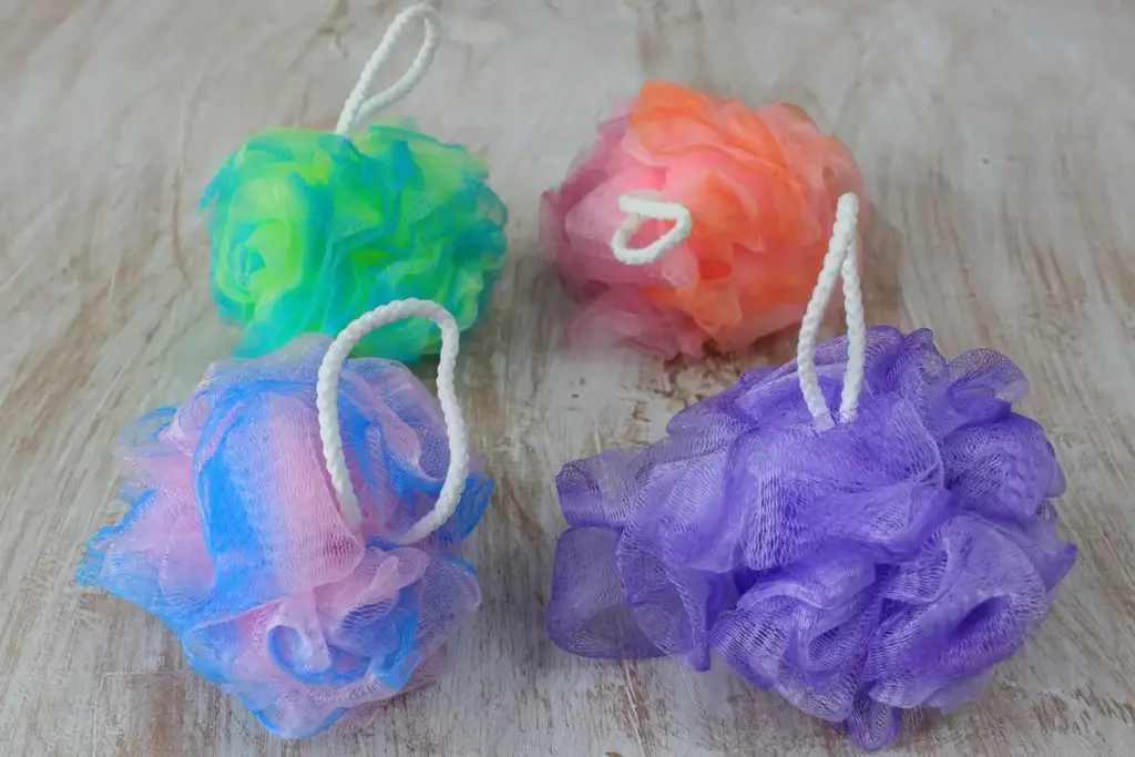 Pretty Variegated  Scrunchie – 40gm | www.artisangoods.co.uk