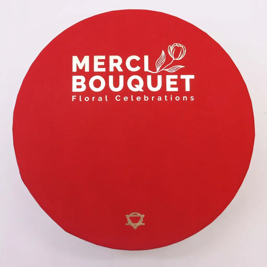 Round Box – Classic Red Roses | www.artisangoods.co.uk 3
